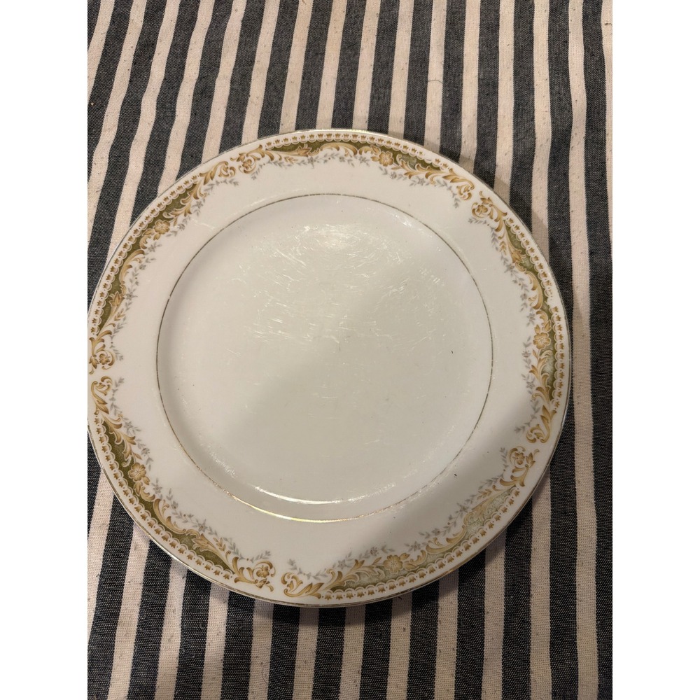 Select Fine China Queen Anne Signature Collection Dinner Plate Japan Gold Scroll